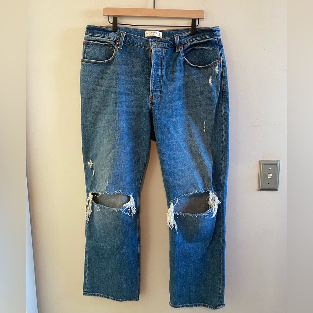 Abercrombie & Fitch 90’s baggy low rise jeans 32 / 14